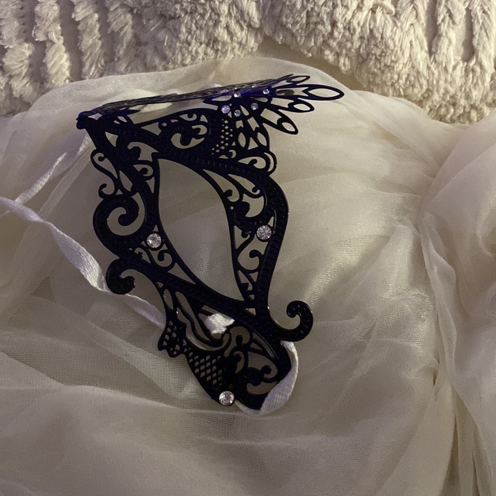 Quality Masquerade Mask - Picture 4 of 6